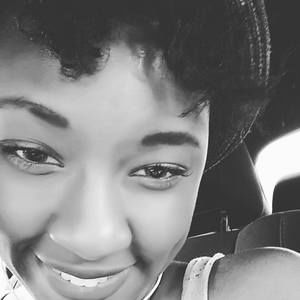 Meet your Posher, Simone